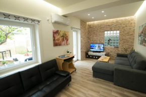 Two bedroom apartment with hidden garden